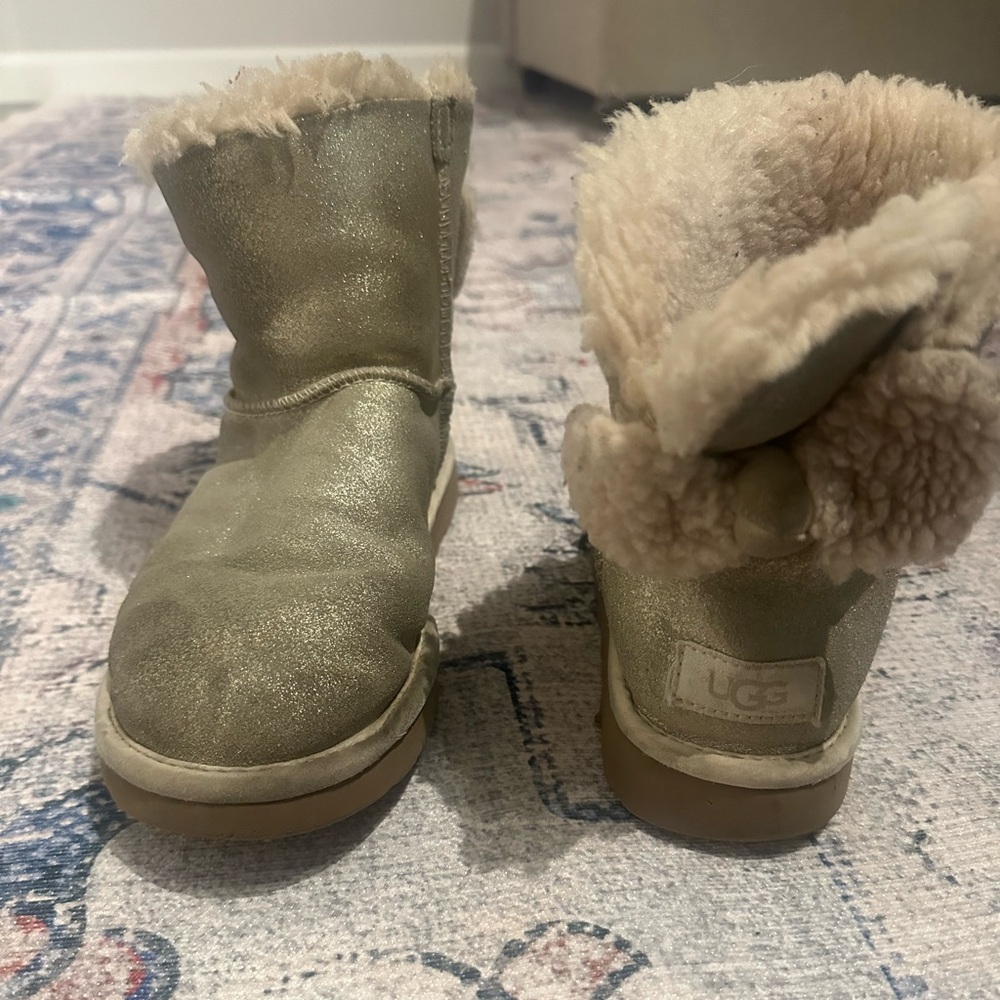 Bow Uggs